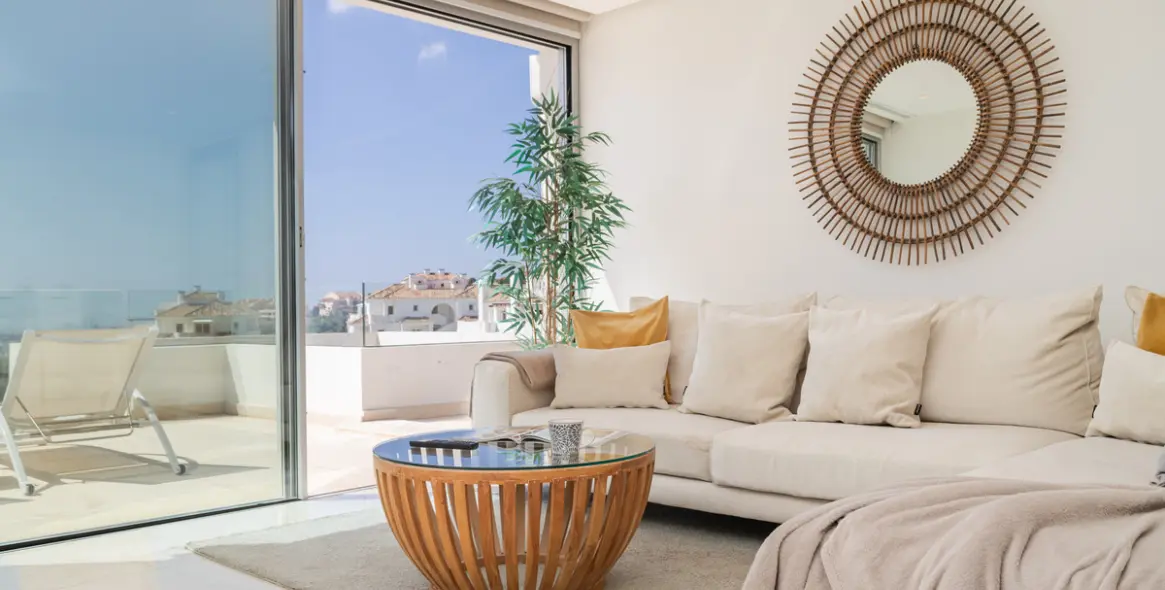 Short-term rent of middle floor apartment in Nueva Andalucía 4