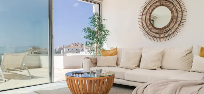 Short-term rent of middle floor apartment in Nueva Andalucía 3