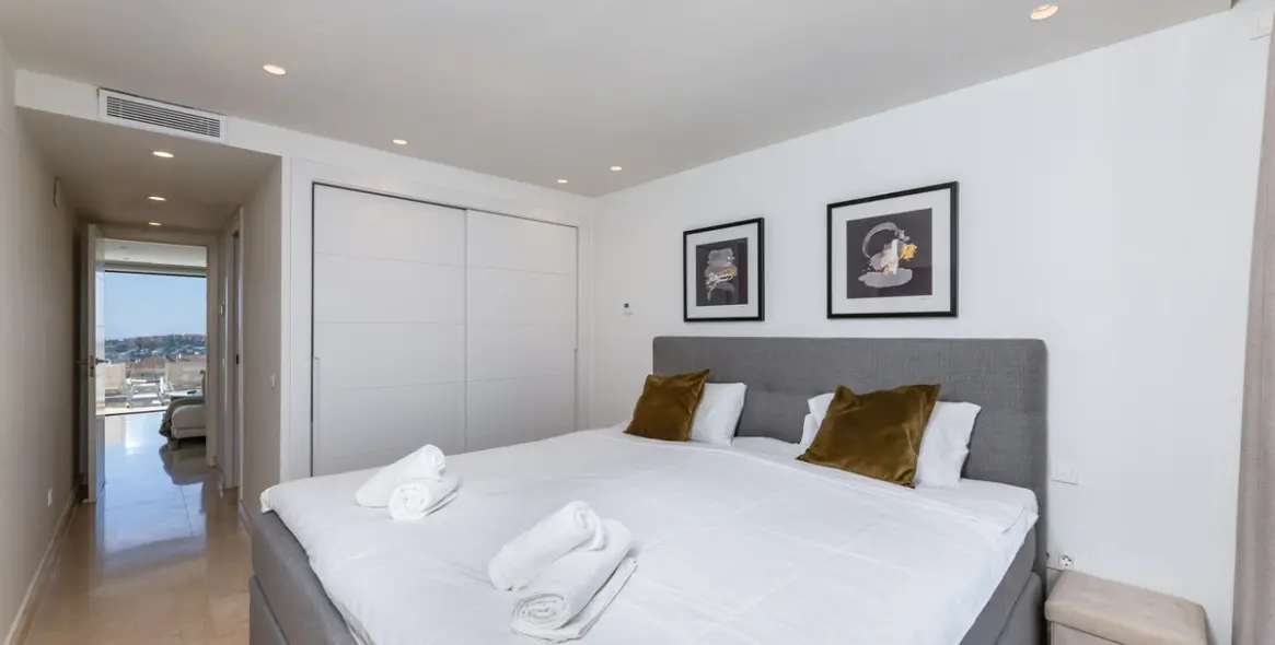 Short-term rent of middle floor apartment in Nueva Andalucía 13