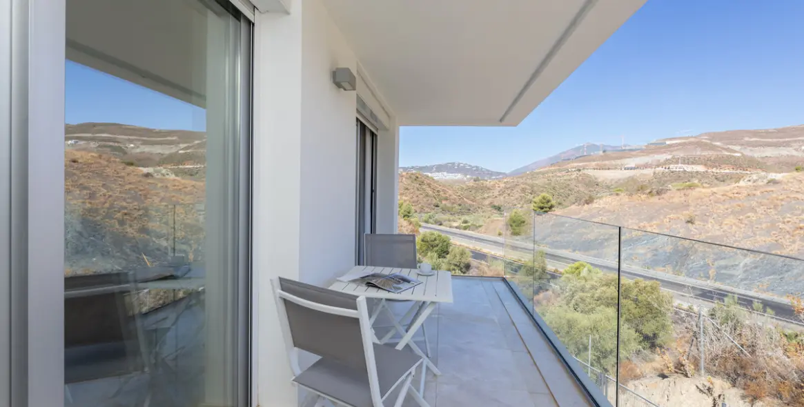 Short-term rent of middle floor apartment in Nueva Andalucía 14