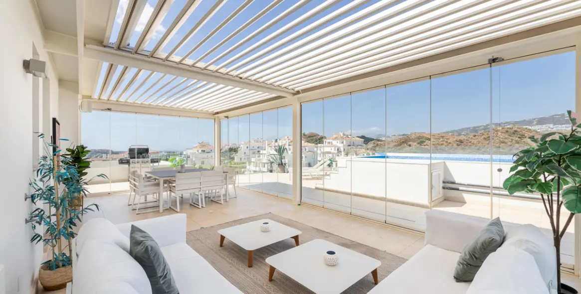 Short-term rent of middle floor apartment in Nueva Andalucía 22