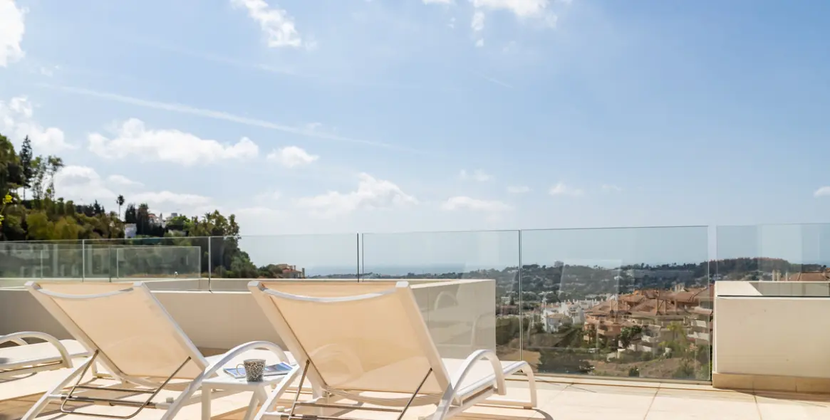 Short-term rent of middle floor apartment in Nueva Andalucía 29