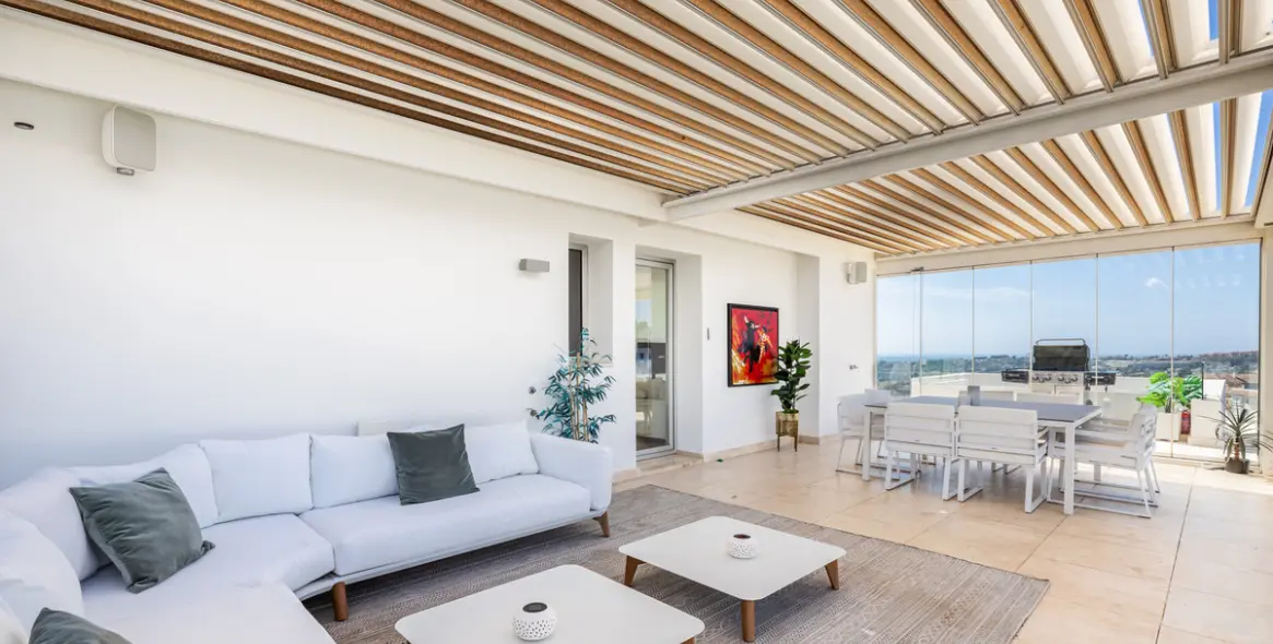 Long-term rent of middle floor apartment in Nueva Andalucía 15