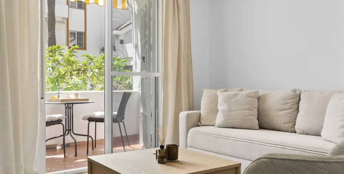 Short-term rent of middle floor apartment in Nueva Andalucía 11