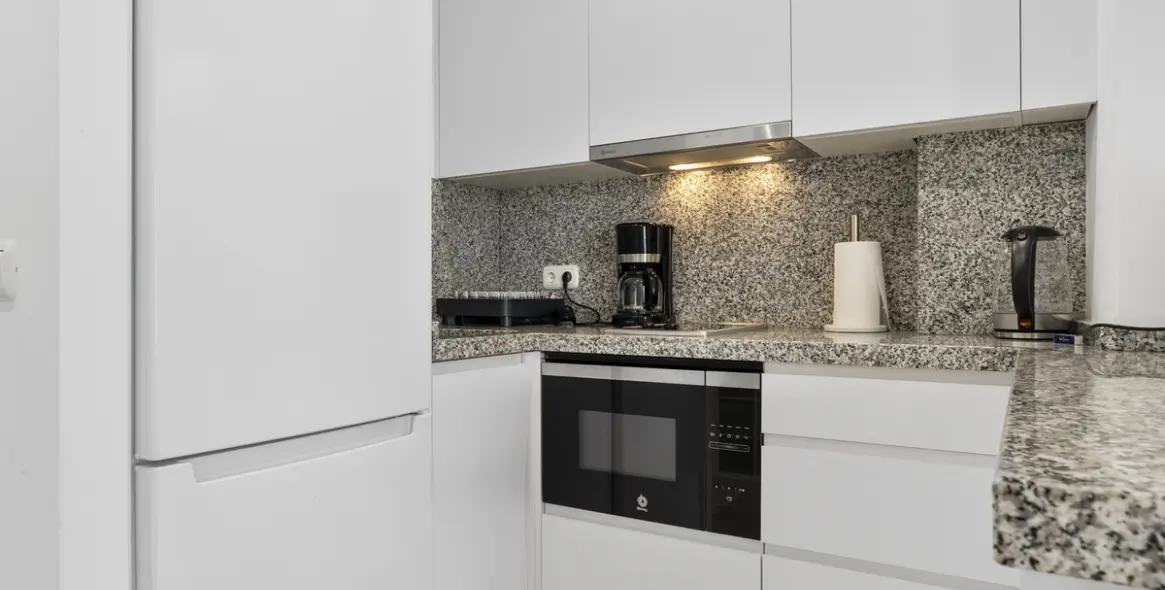 Short-term rent of middle floor apartment in Nueva Andalucía 18