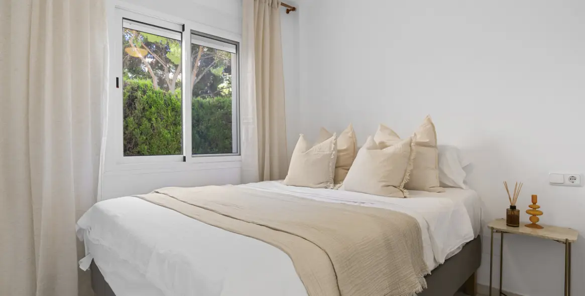 Short-term rent of middle floor apartment in Nueva Andalucía 25