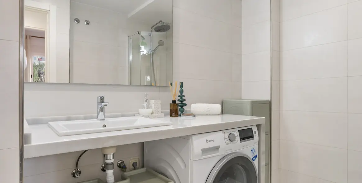 Short-term rent of middle floor apartment in Nueva Andalucía 27