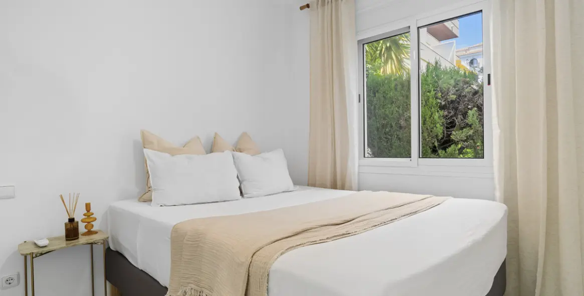 Short-term rent of middle floor apartment in Nueva Andalucía 33