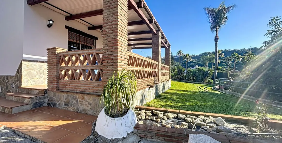 Sale of detached villa in Frigiliana 1