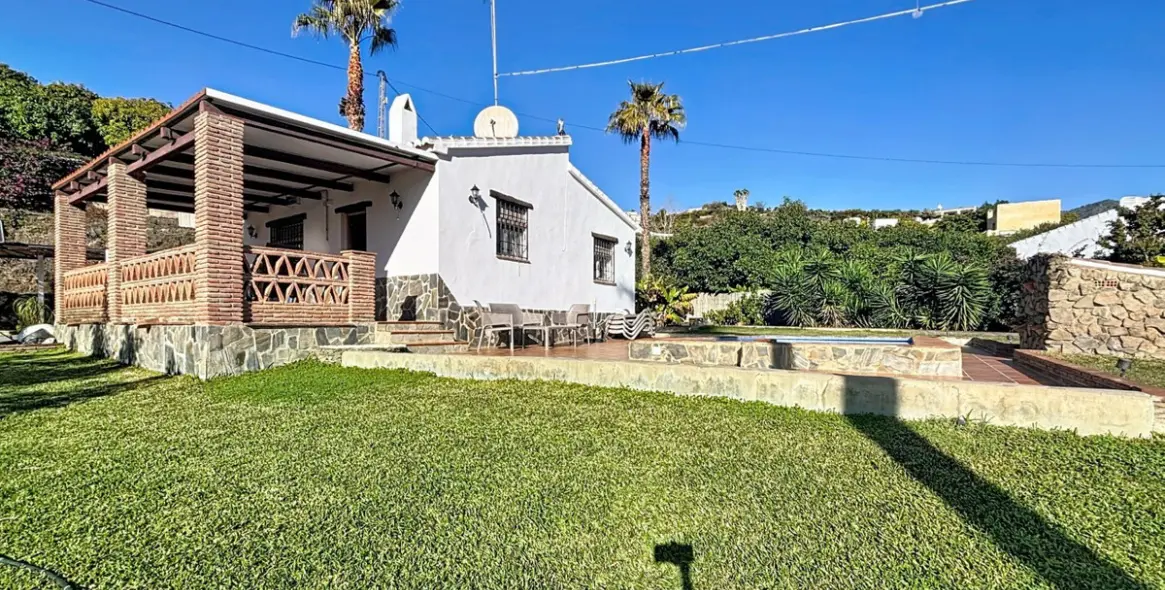 Sale of detached villa in Frigiliana 2