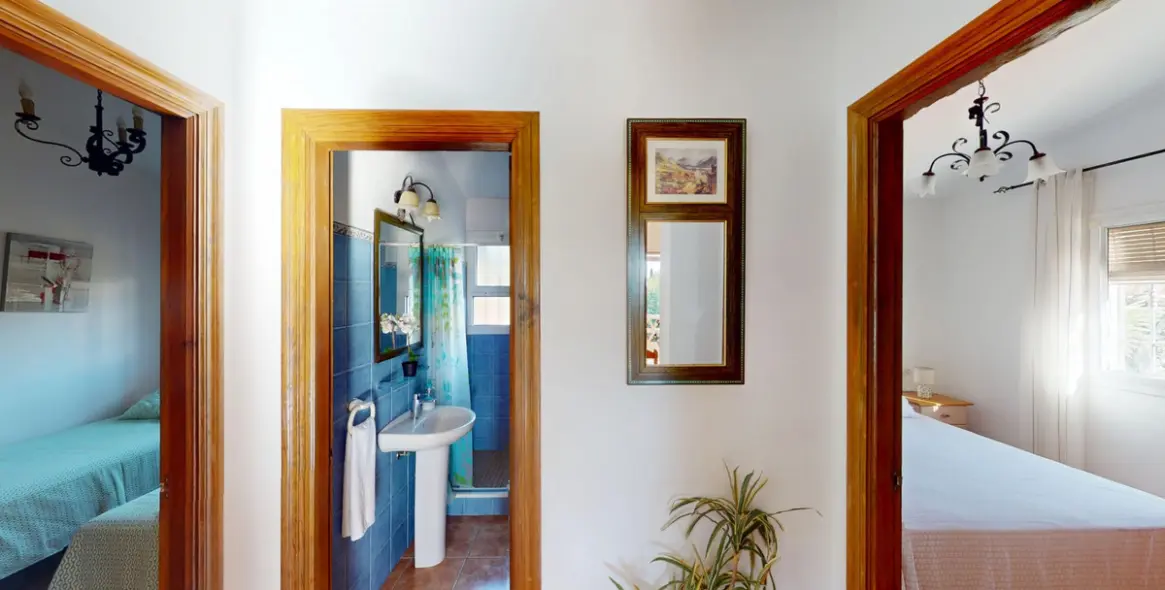 Sale of detached villa in Frigiliana 12