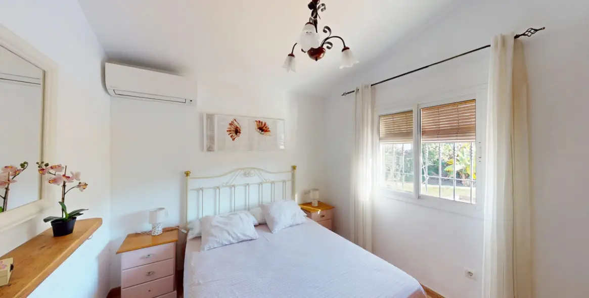 Sale of detached villa in Frigiliana 13