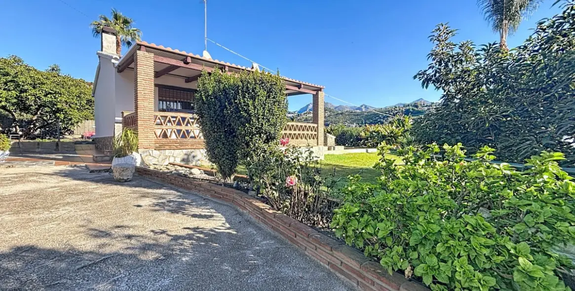Sale of detached villa in Frigiliana 19