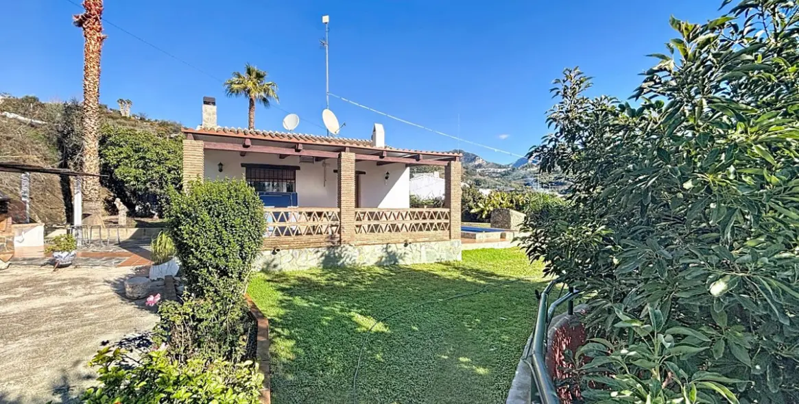 Sale of detached villa in Frigiliana 36