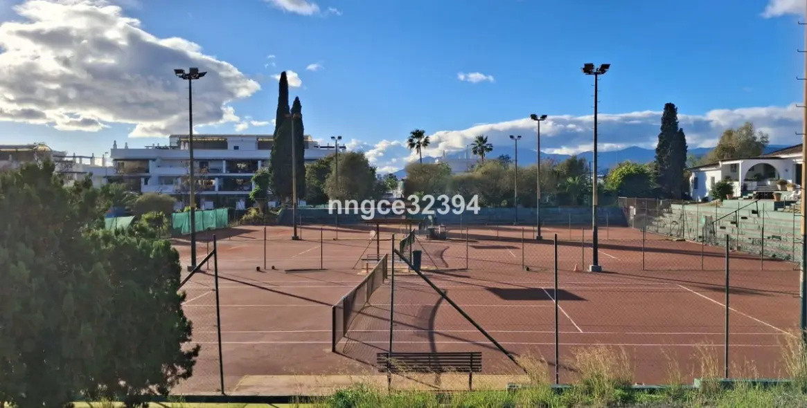 Продажа апартаментов на среднем этаже в Puerto Banús 18