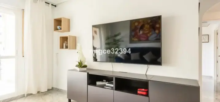 Sale of middle floor apartment in Puerto Banús 3