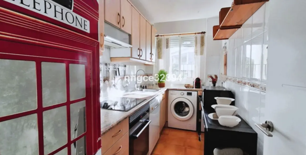 Sale of middle floor apartment in Puerto Banús 5