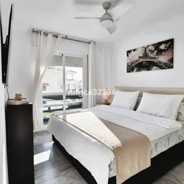 Sale of middle floor apartment in Puerto Banús