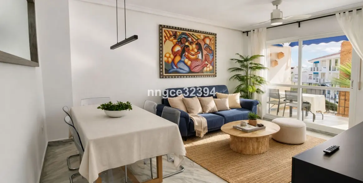 Sale of middle floor apartment in Puerto Banús 4