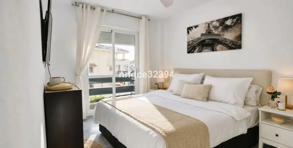 Sale of middle floor apartment in Puerto Banús 5