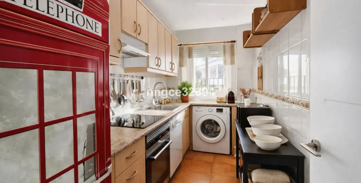 Sale of middle floor apartment in Puerto Banús 15