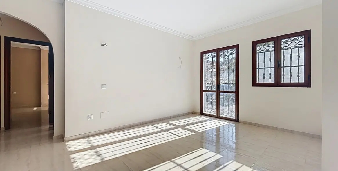 Продажа  отдельно стоящей виллы в Algarrobo 3