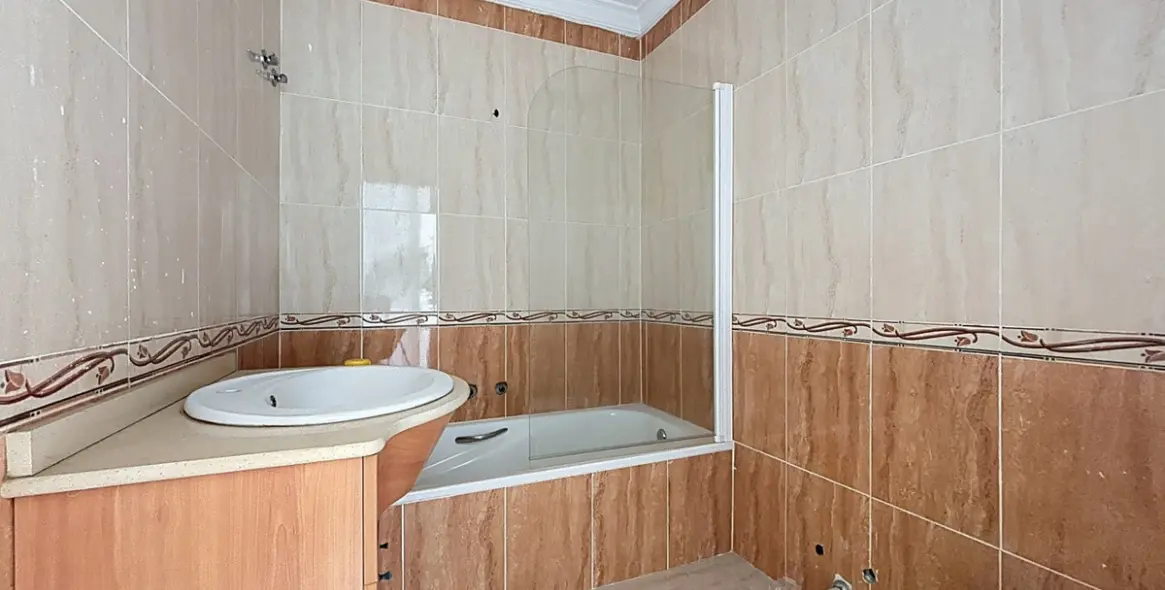 Sale of detached villa in Algarrobo 26