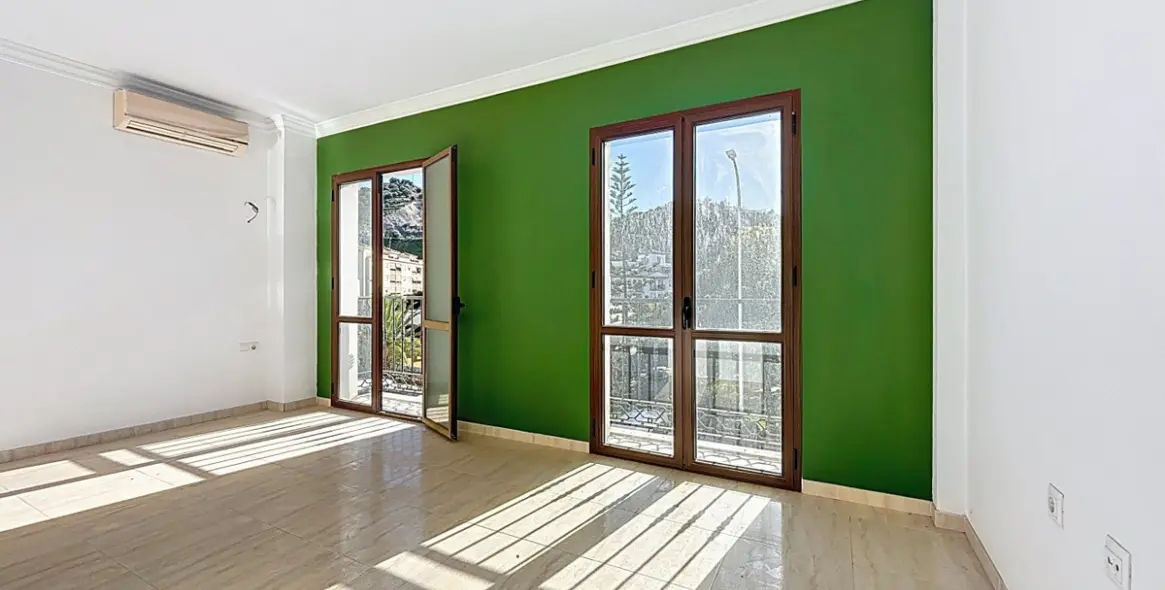 Sale of detached villa in Algarrobo 28