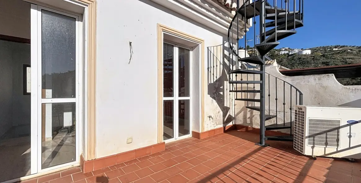 Sale of detached villa in Algarrobo 48