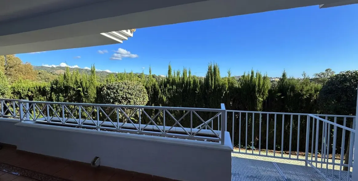 Sale of ground floor apartment in Río Real 4