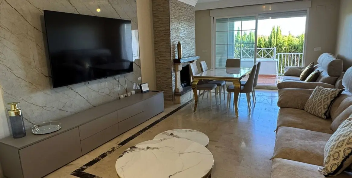 Sale of ground floor apartment in Río Real 6