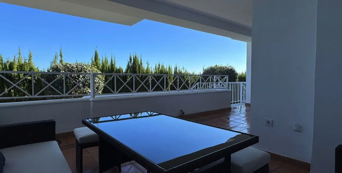 Sale of ground floor apartment in Río Real 7