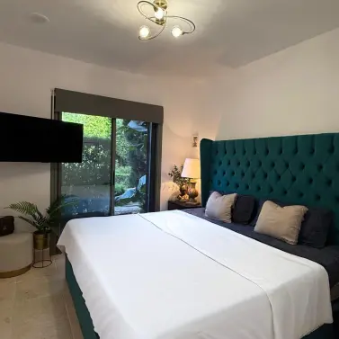 Sale of middle floor apartment in Estepona