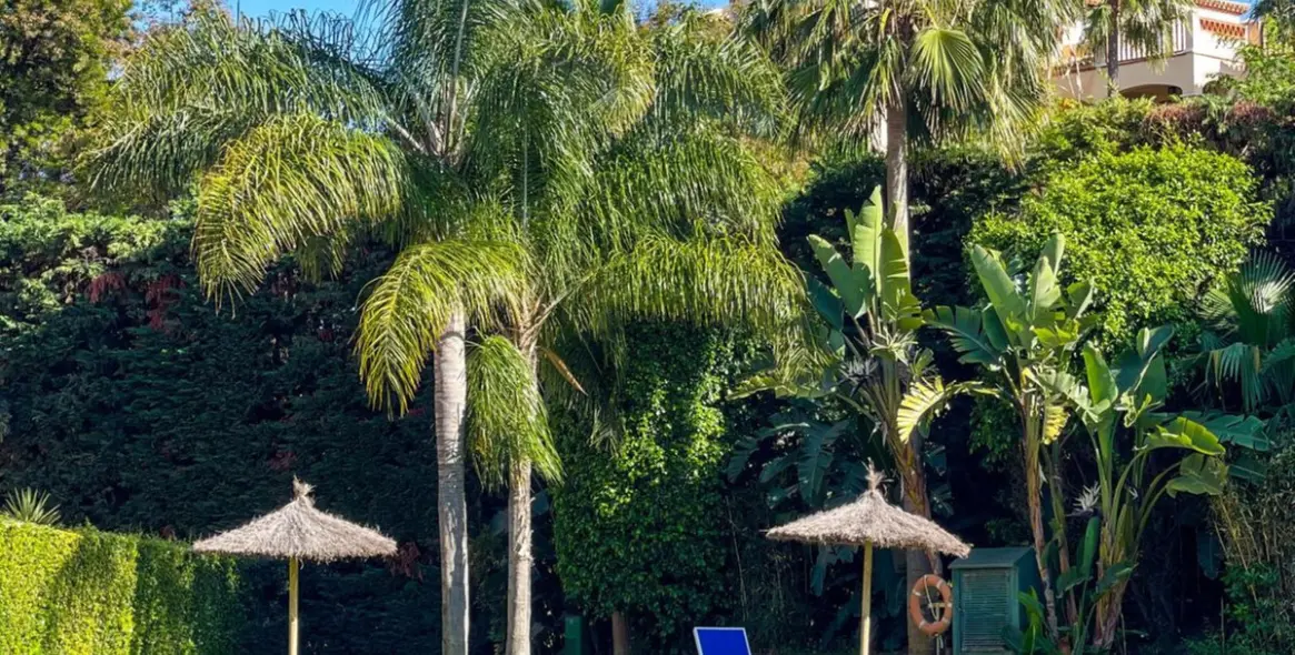 Sale of middle floor apartment in Estepona 4