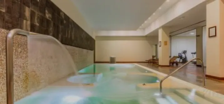 Sale of middle floor apartment in Estepona 4