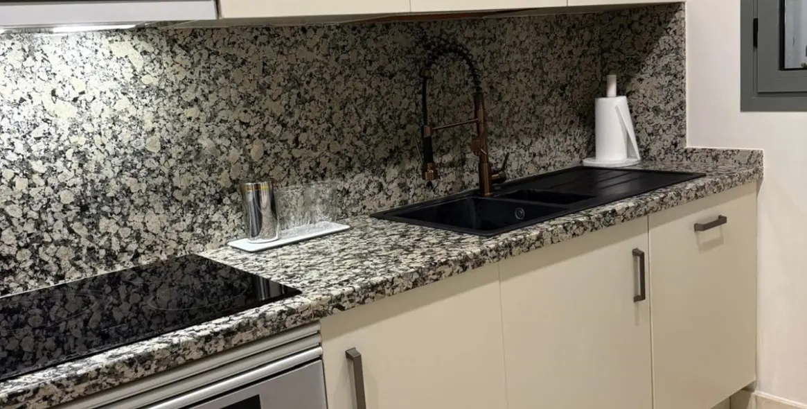 Sale of middle floor apartment in Estepona 7