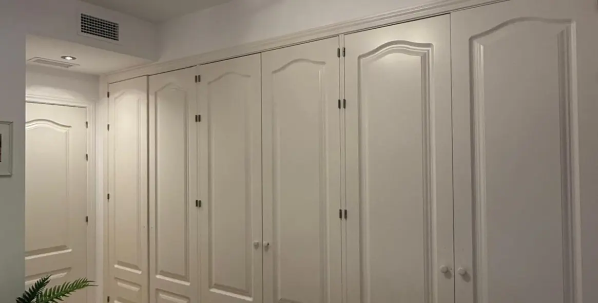 Sale of middle floor apartment in Estepona 17