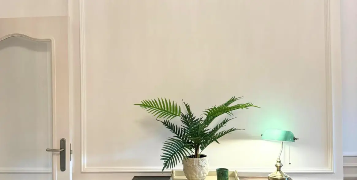 Sale of middle floor apartment in Estepona 20