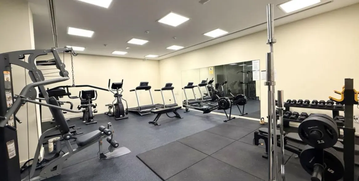 Sale of middle floor apartment in Estepona 28