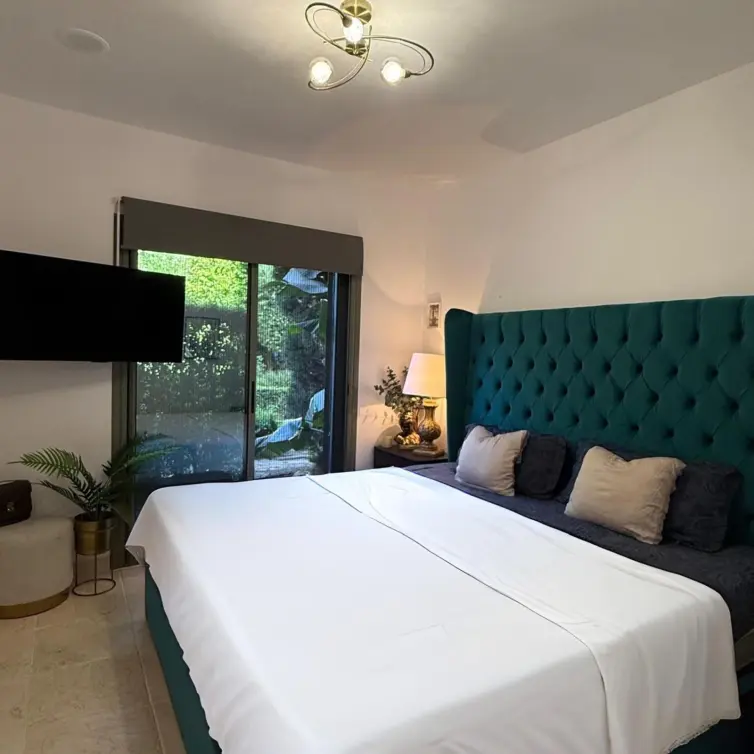 Продажа апартаментов на среднем этаже в Estepona