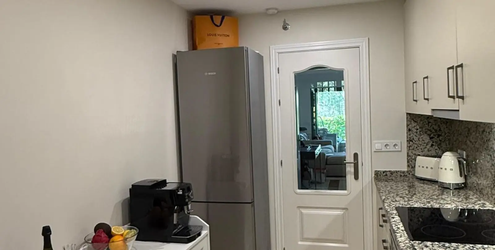 Sale of middle floor apartment in Estepona 8