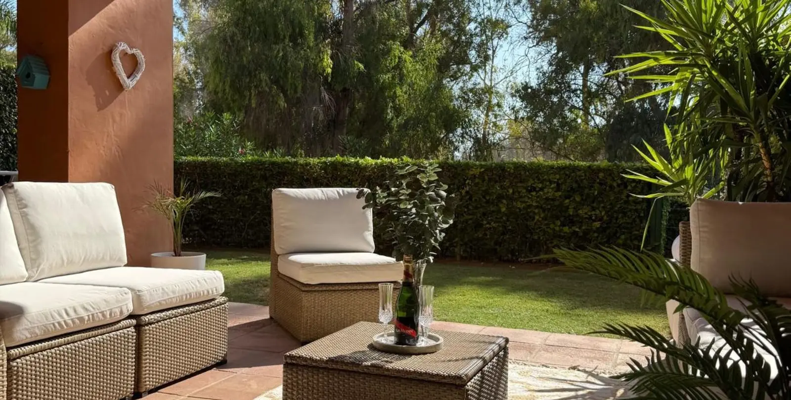 Sale of middle floor apartment in Estepona 22