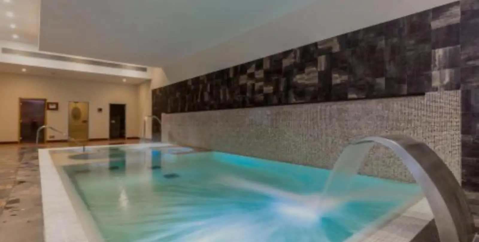 Sale of middle floor apartment in Estepona 29