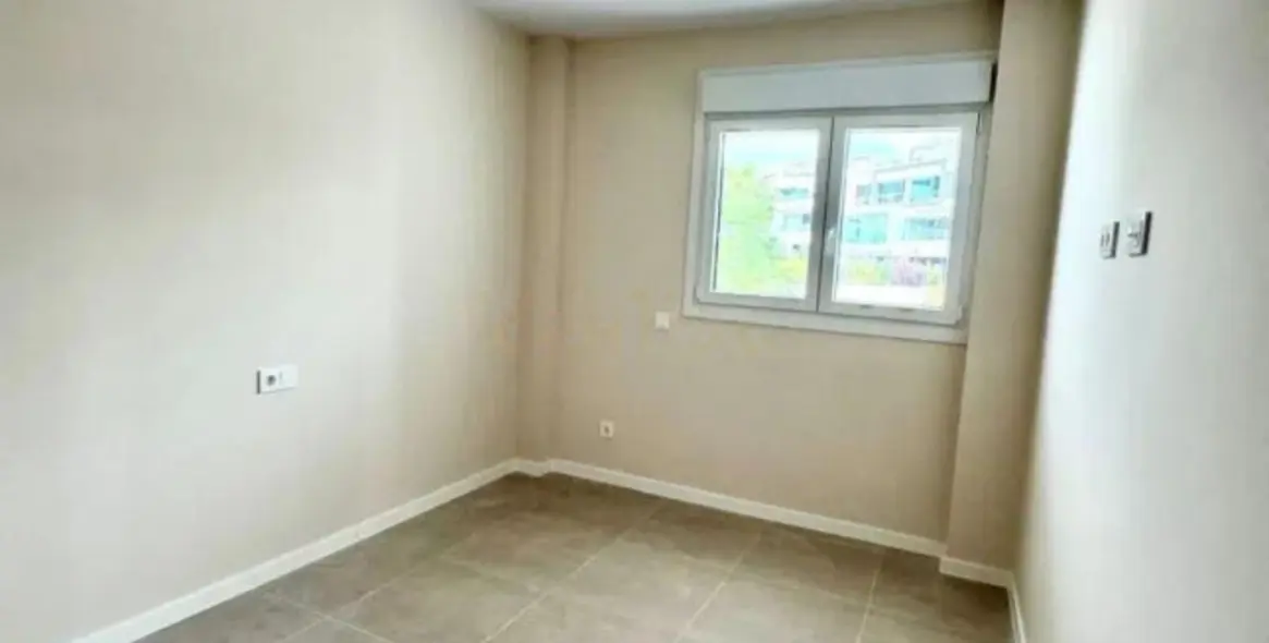 Sale of middle floor apartment in Bel Air 10