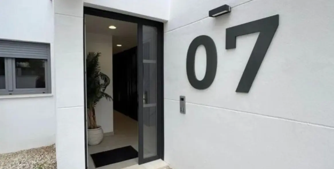 Sale of middle floor apartment in Bel Air 12