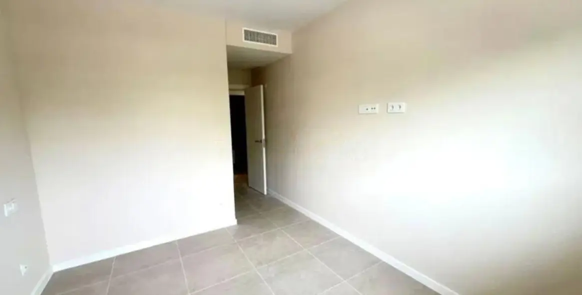 Sale of middle floor apartment in Bel Air 13