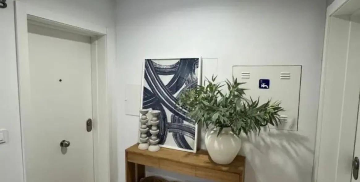 Sale of middle floor apartment in Bel Air 17