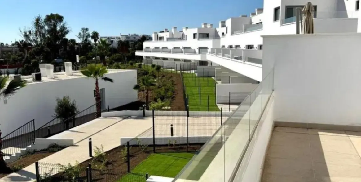 Sale of middle floor apartment in Bel Air 24