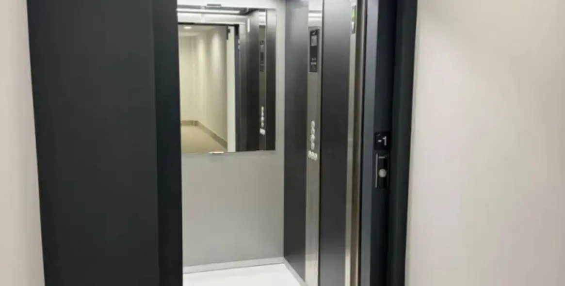 Sale of middle floor apartment in Bel Air 25