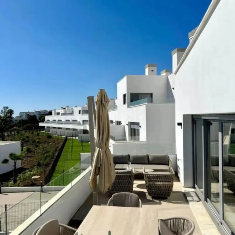 Venta de apartamento en planta media en Bel Air